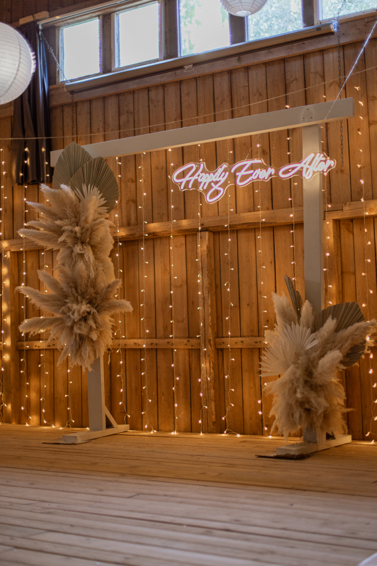 somistevuokraamo_koristevalot_kansikuva