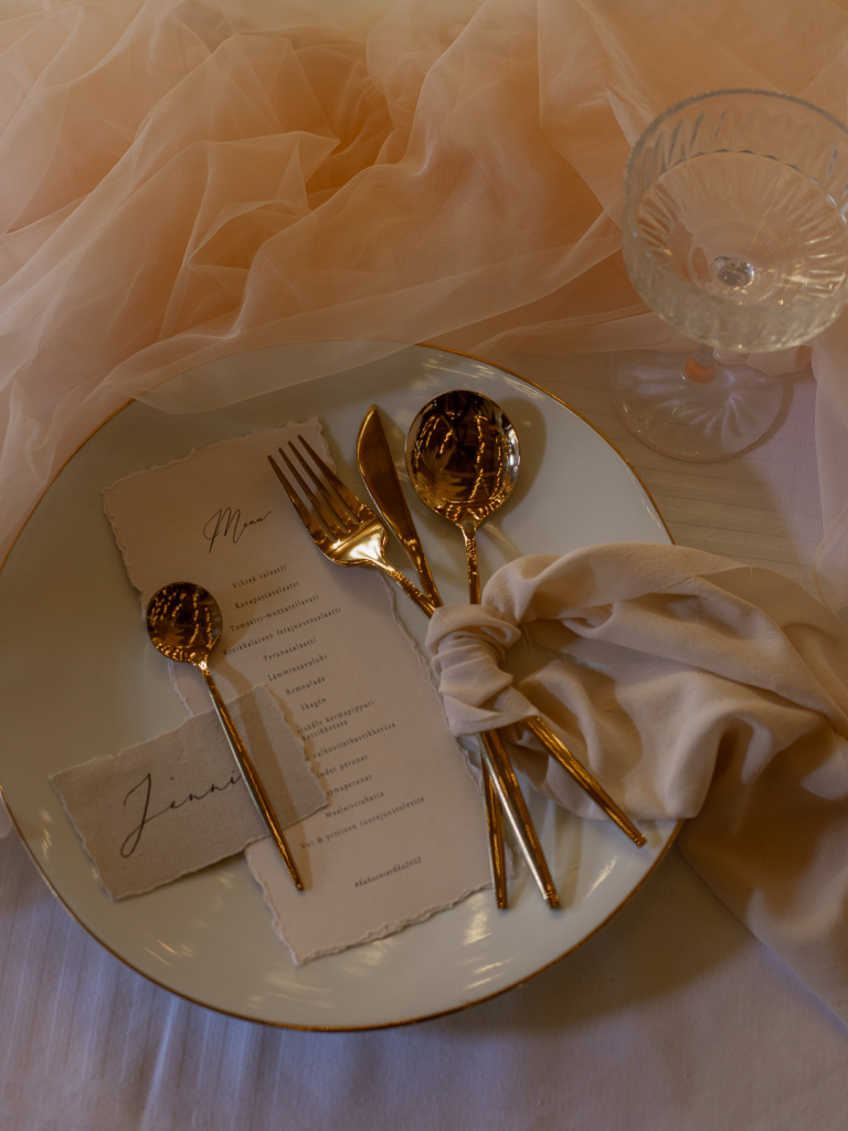 somistevuokraamo_etusivu_kattausjapöytäkoristeet